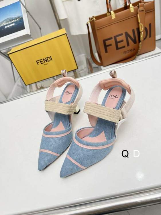 Picture of Fendi Shoes _SKUFendisz35-408CM3CGDT07105100